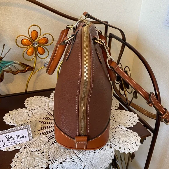 EUC Dooney & Bourke Pebble Grain Sierra Zip Zip Bark or Chocolate? - Picture 10 of 15
